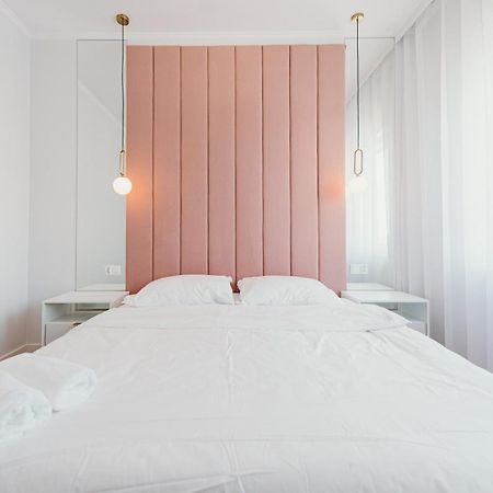 3 Bedrooms Premium Bella Rosa For 8 Guests With Ac And Underground Parking Жешов Екстериор снимка