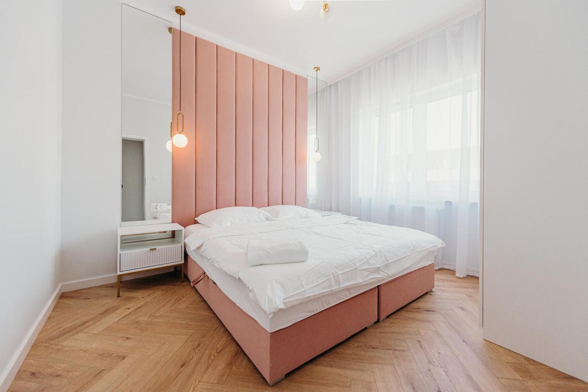 3 Bedrooms Premium Bella Rosa For 8 Guests With Ac And Underground Parking Жешов Екстериор снимка