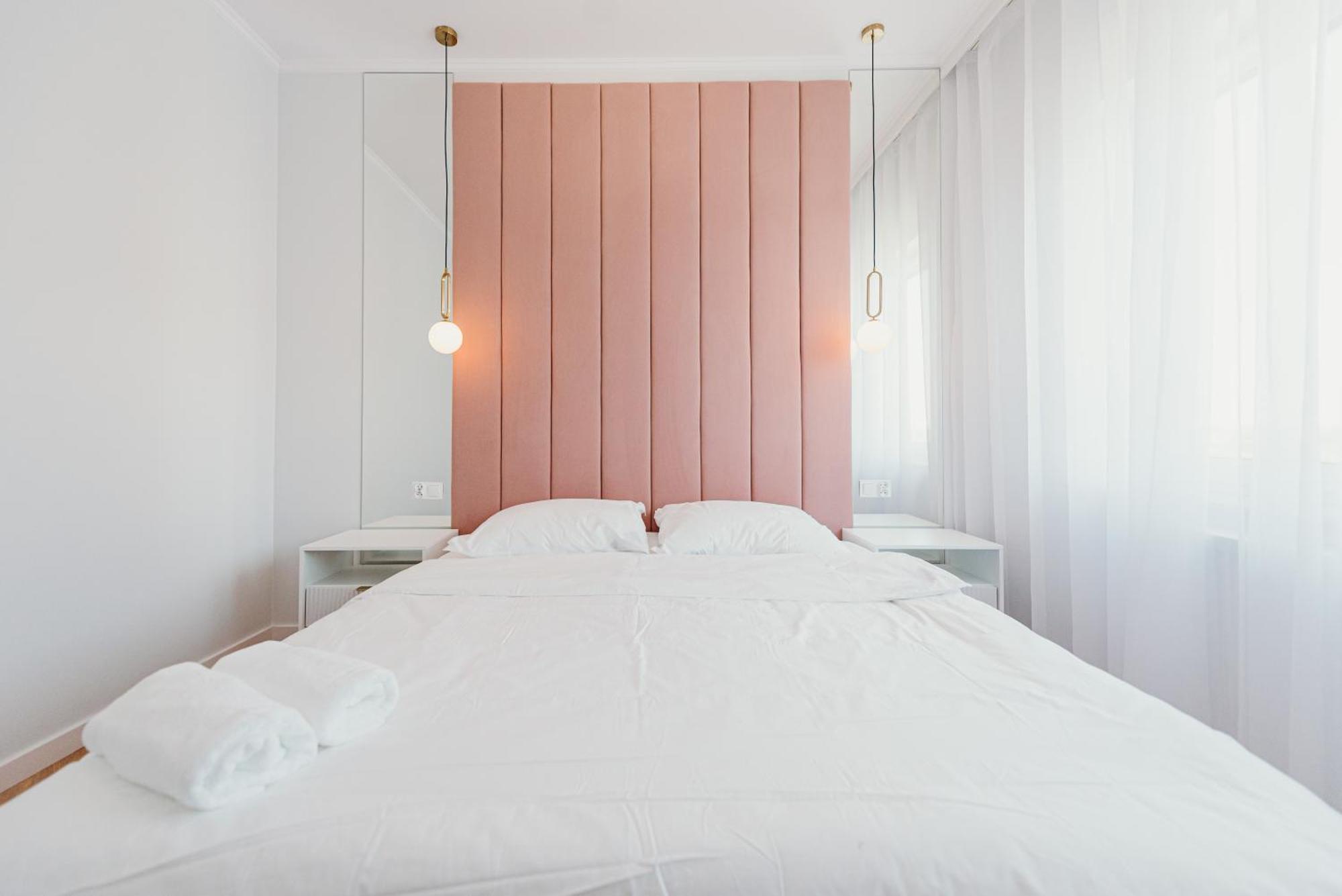 3 Bedrooms Premium Bella Rosa For 8 Guests With Ac And Underground Parking Жешов Екстериор снимка