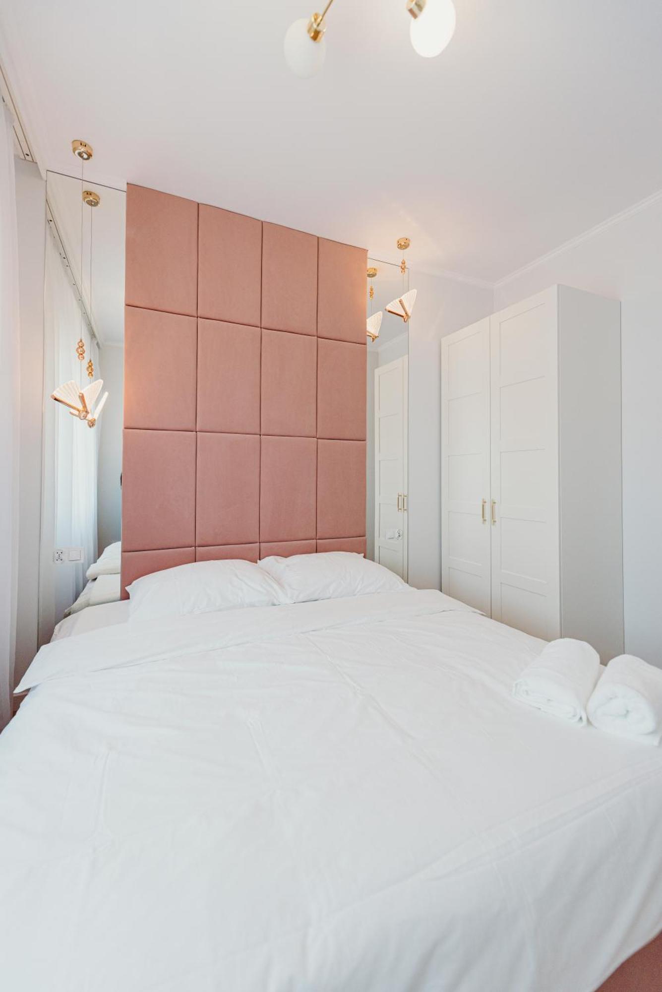 3 Bedrooms Premium Bella Rosa For 8 Guests With Ac And Underground Parking Жешов Екстериор снимка
